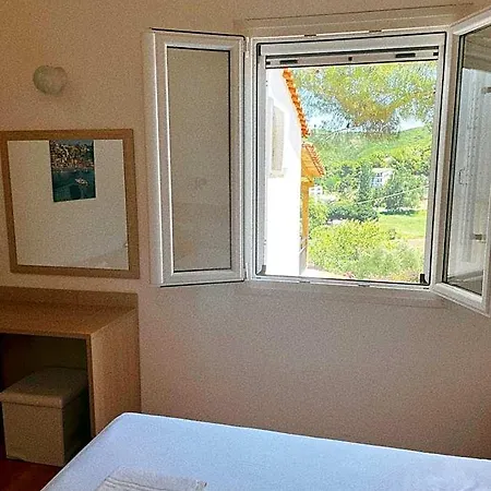Elpiniki Hotell
