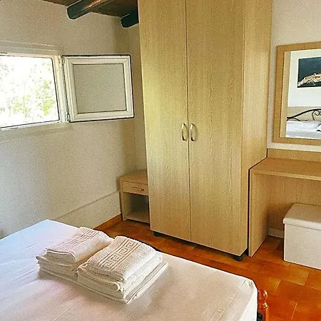 Elpiniki 2* Skiathos stad
