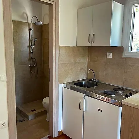 Elpiniki Hotell